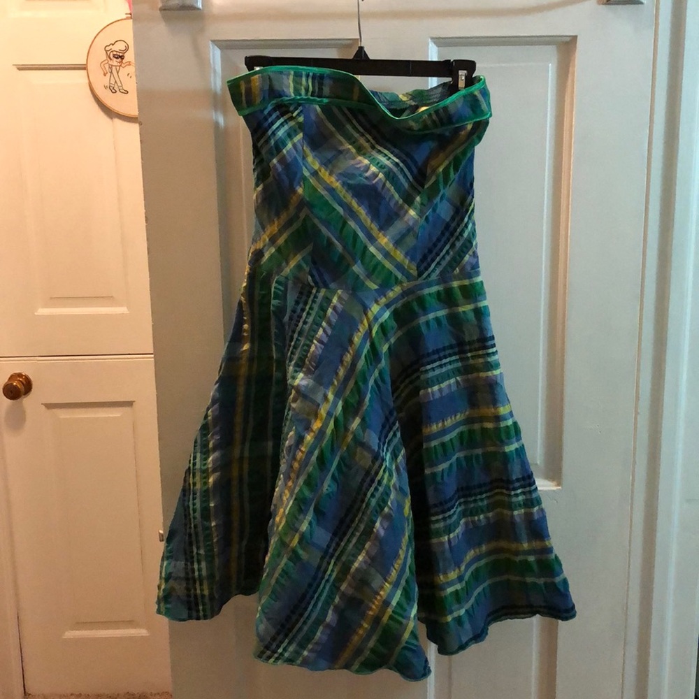 Strapless Green Plaid Pin-Up Dress.